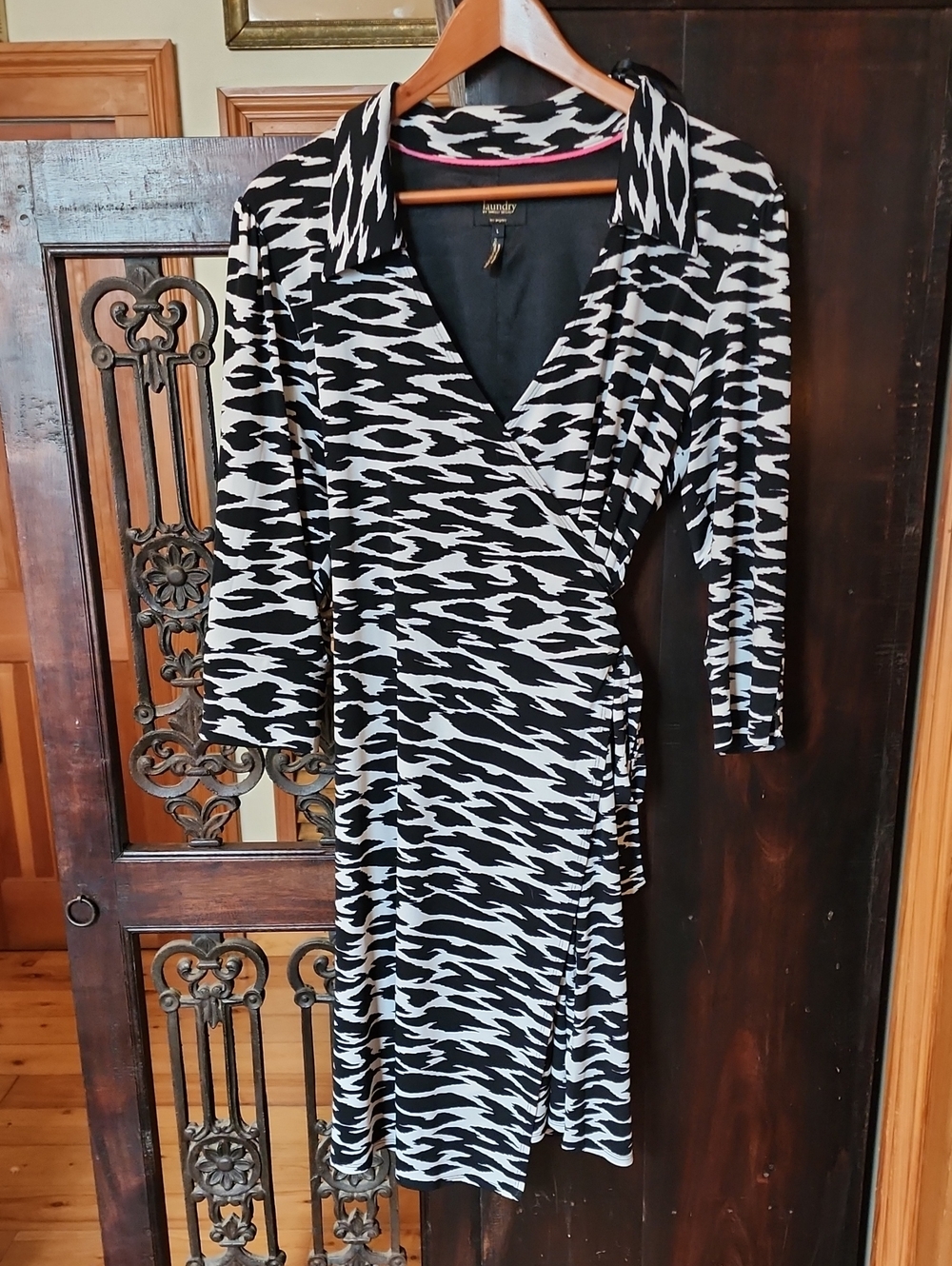 Laundry by Shelli Segal Black and White Patterned Wrap Dress Size L I